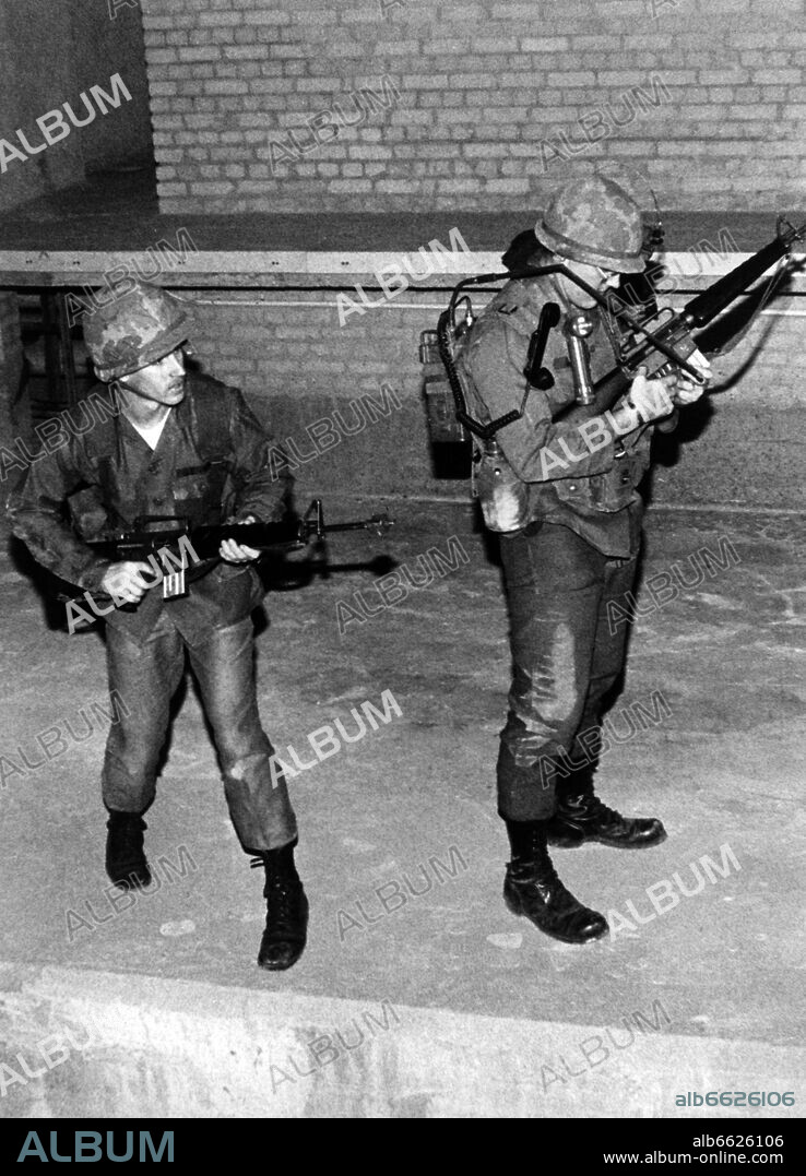 Soldiers of the US army during a training in an access to the underground station Schloßstraße in Berlin on 21 September 1976. The aim of this training was to practice the battle against a small group of terrorists in a spacially narrow envrionment. 21/09/1976