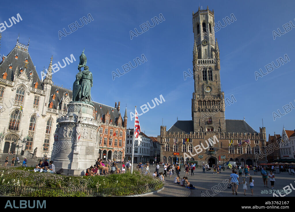 The Belfry (Belfort Tower), Markt Square, Bruges, UNESCO World Heritage Site, West Flanders, Belgium, Europe.