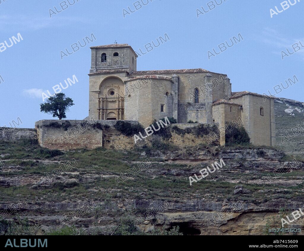 IGLESIA DE SAN ESTEBAN - IGLESIA ROMANICA DEL SIGLO XII AMPLIADA EN ESTILO GOTICO Y REFORMADA EN LOS SIGLOS XVII Y XVIII A CONSECUENCIA DE UN INCENDIO.
