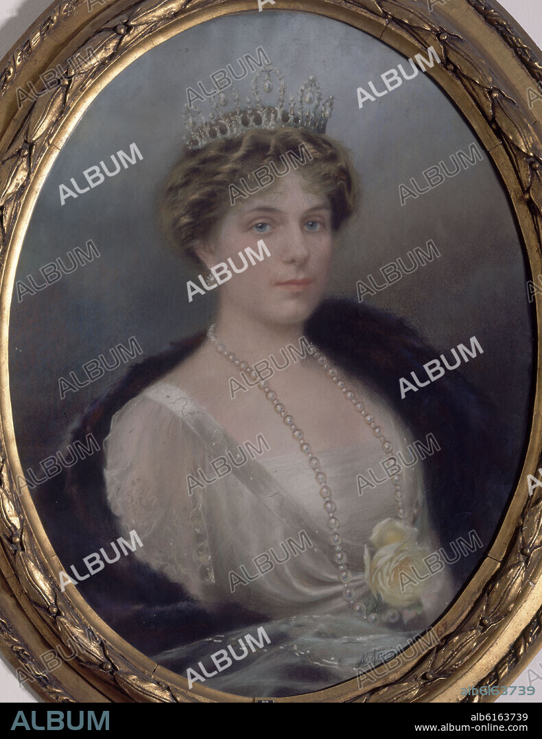 NICOLÁS AQUINO Y LOSADA. VICTORIA EUGENIA, REINA DE ESPAÑA - 1916 - PASTEL - 0,82x0,62 - Nº INVENTARIO 80.