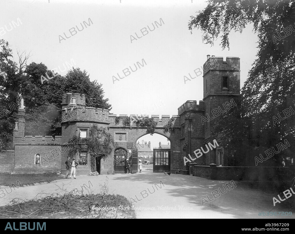 Entrance Lodge, Cassiobury Park, Watford, Hertfordshire, 1890-1910. The lodge gates leading to the Elizabethan mansion of Cassiobury Park. The gates themselves were built in 1802 and were demolished in the 1970s.