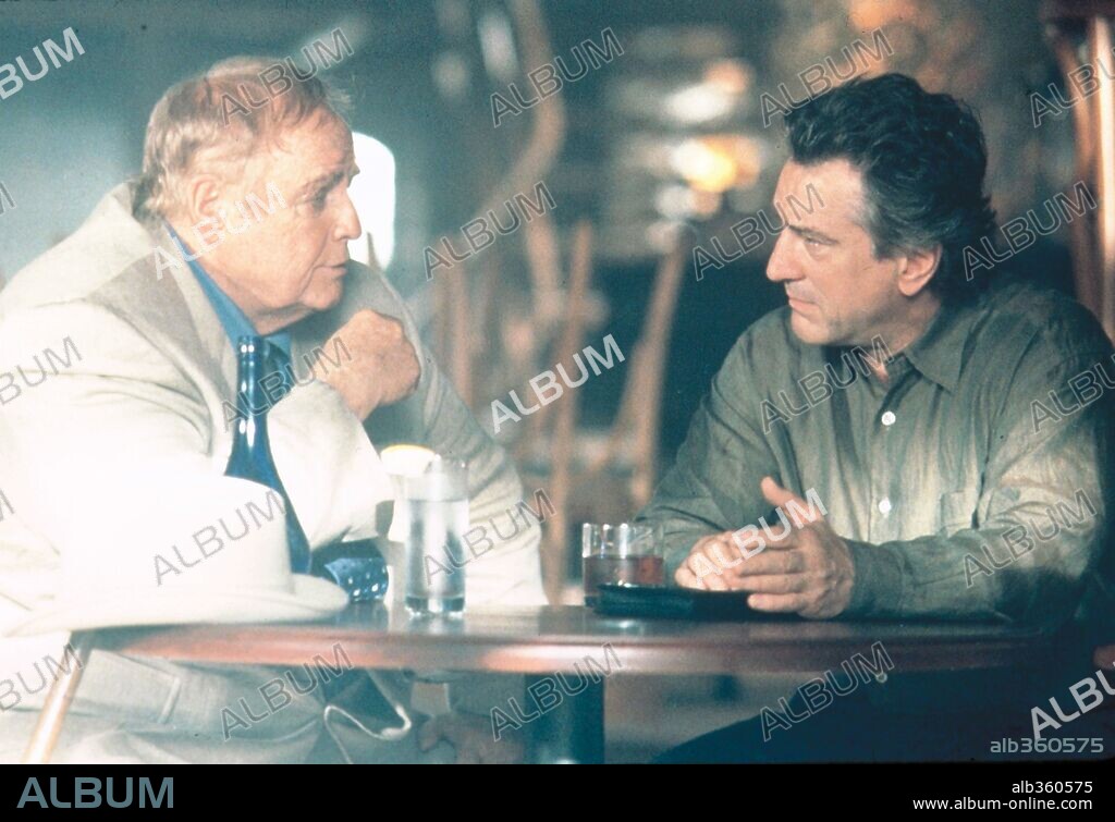 MARLON BRANDO y ROBERT DE NIRO en SCORE, THE [UN GOLPE MAESTRO], 2001 (THE SCORE), dirigida por FRANK OZ. Copyright MANDALAY PICTURES / CARUSO, PHILLIP.