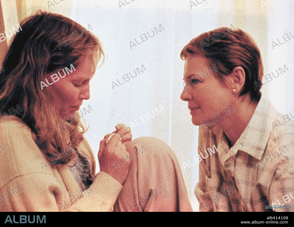 DIANNE WIEST and MIA FARROW in SEPTEMBER, 1987, directed by WOODY ALLEN. Copyright ORION PICTURES.