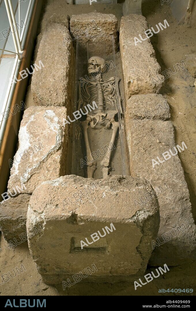 Roman inhumation tomb -first century, Cista Sillares, Provincial Museum, Cadiz, Region of Andalusia, Spain, Europe.