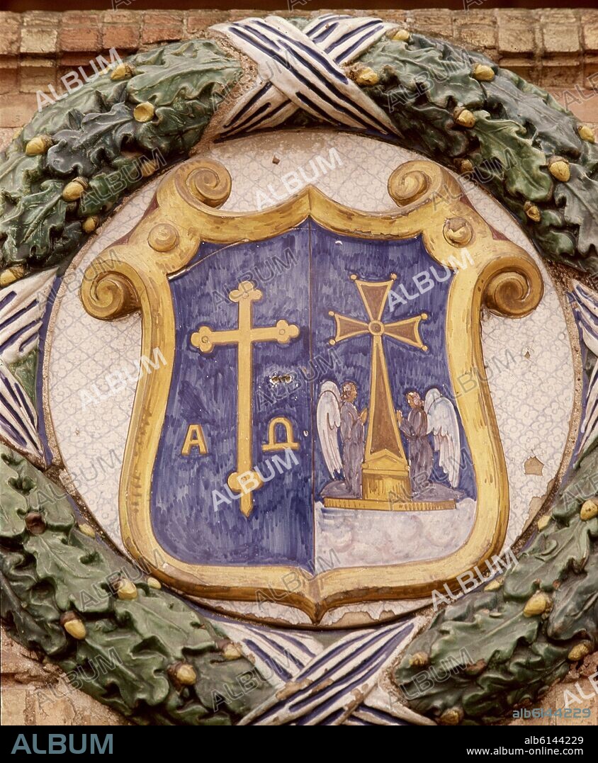 ESCUDO DE OVIEDO EN LA PLAZA DE ESPAÑA DE SEVILLA - SIGLO XX.