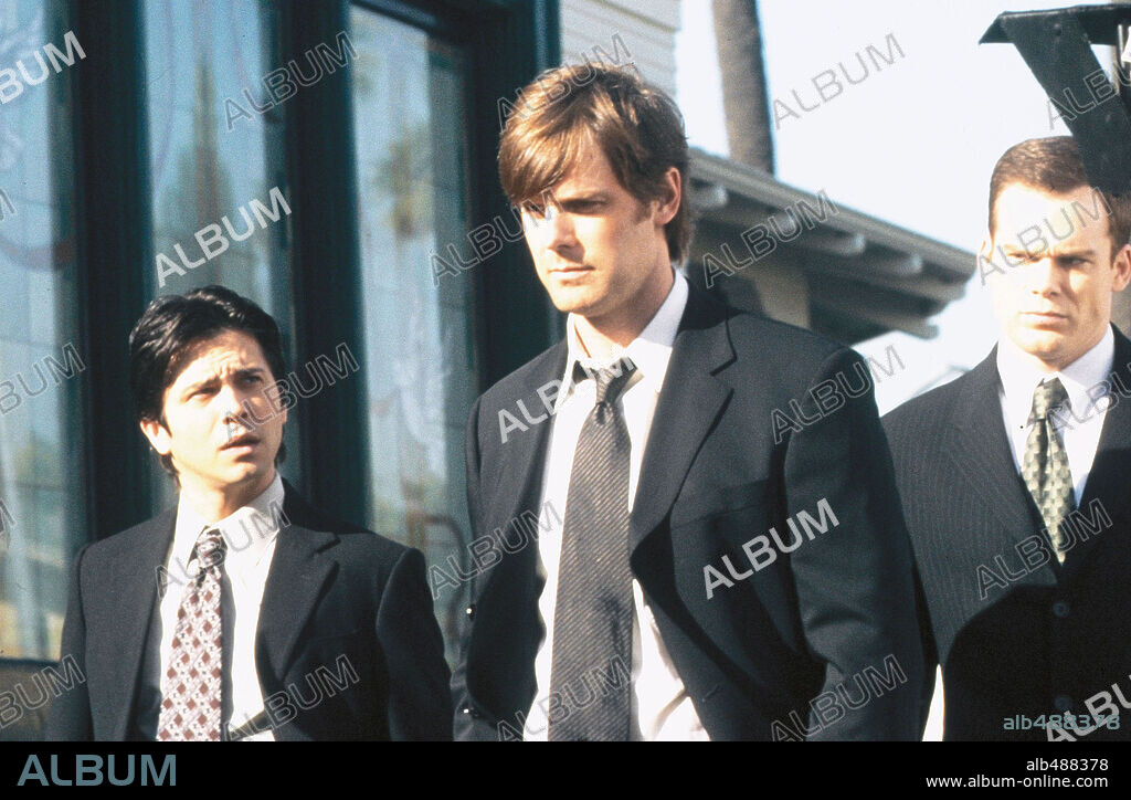 FREDDY RODRIGUEZ, MICHAEL C. HALL und PETER KRAUSE in SIX FEET UNDER, 2001. Copyright HBO / JOHNSON, JOHN P. 4º temporada.