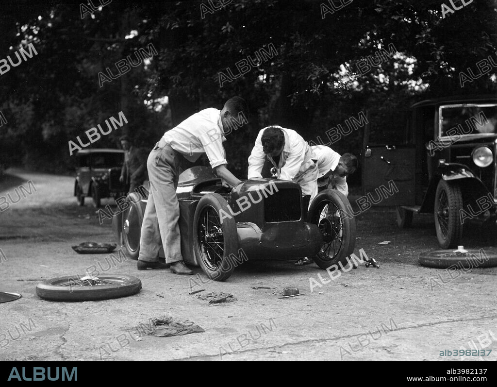 Austin  Works sv racer 747 cc.  Driver: Cushman, Leon. Place: Brooklands.  Record attempt. Date: 8.8.31.