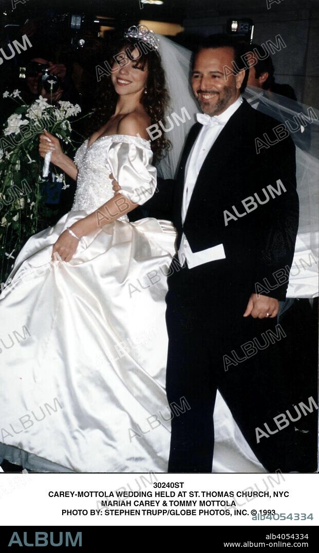 Jan. 1, 2011 - 30240ST.CAREY-MOTTOLA WEDDING HELD AT ST. THOMAS CHURCH, NYC.MARIAH CAREY & TOMMY MOTTOLA. STEPHEN TRUPP/  1993(Credit Image: © Globe Photos/ZUMAPRESS.com). 2011