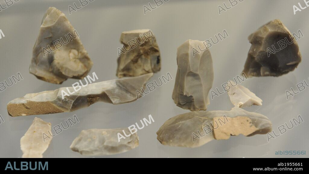 ARTE PREHISTORIA. EUROPA. MESOLITICO. Herramientas de sílex utilizadas por los cazadores de renos. Procedentes del campamento de Solbjerg, Lolland. Cultura Ahrensburgiense. Final del Paleolítico Superior. Europa noroccidental. 9500 a. C. Museo Nacional. Copenhague. Dinamarca.