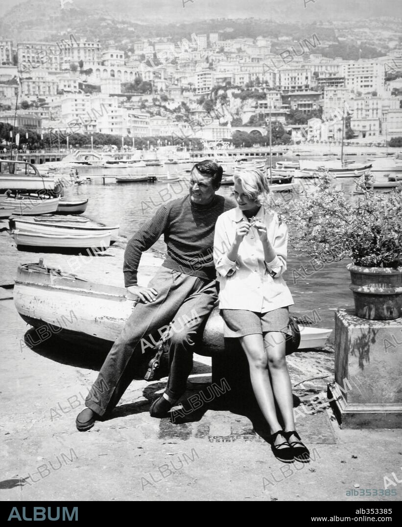 CARY GRANT et GRACE KELLY dans TO CATCH A THIEF, 1955, réalisé par ALFRED HITCHCOCK. Copyright PARAMOUNT PICTURES. Puerto de Monaco.