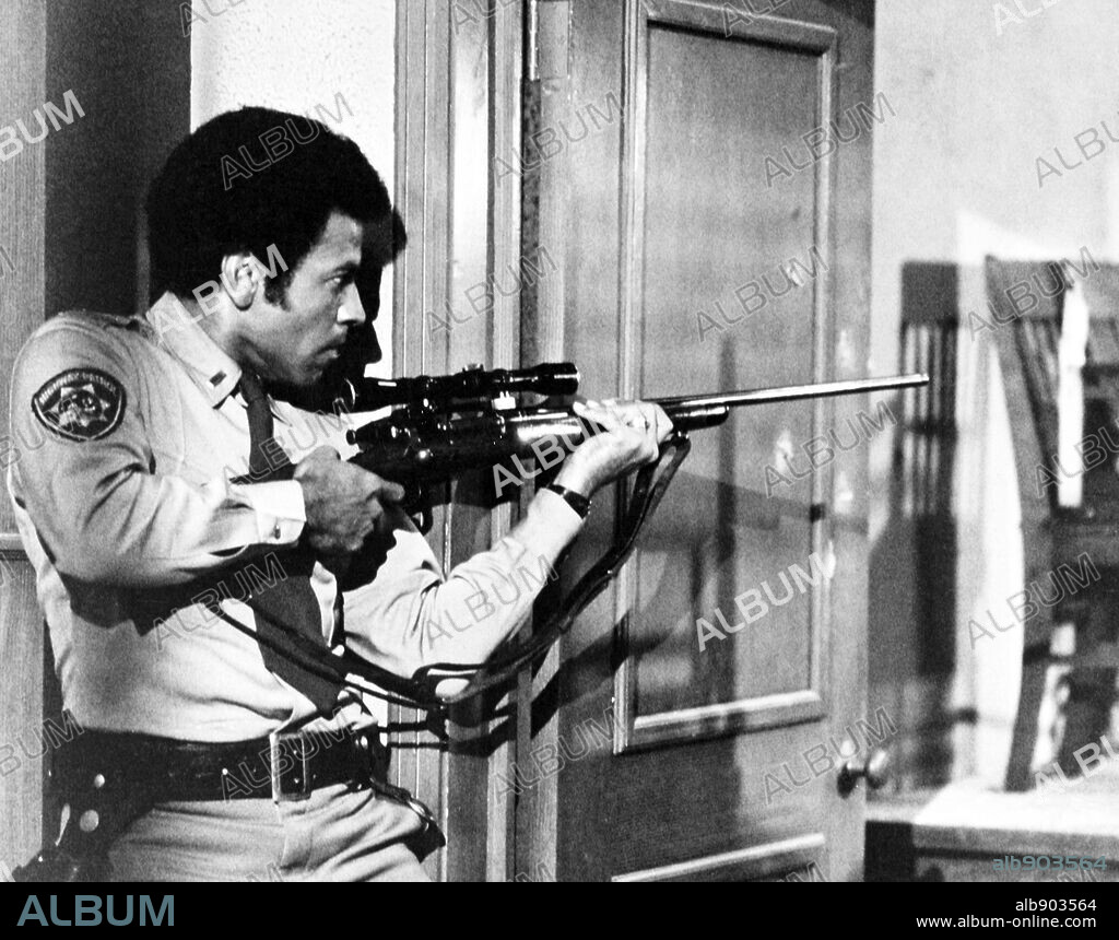ASALTO A LA COMISARIA DEL DISTRITO 13, 1976 (ASSAULT ON PRECINCT 13), dirigida por JOHN CARPENTER. Copyright MIRACLE FILMS.