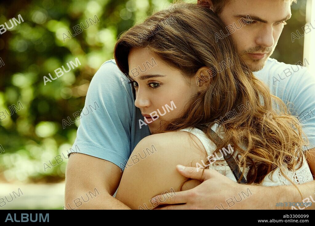 ALEX ROE and MATILDA LUTZ in RINGS, 2016, directed by F. JAVIER GUTIERREZ. Copyright BENDERSPINK/MACARI/EDELSTEIN/PARKES MACDONALD IMAGE NATION.