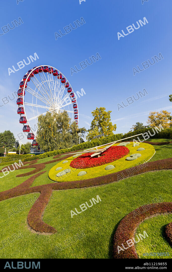 Ferris Wheel and L'horloge fleurie (flower clock), Jardin Anglais park, Geneva, Switzerland, Europe.