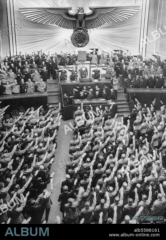 Berlin / Première séance du Reichstag après l'"Anschluss" le 18 mars 1938 avec sur le banc du gouvernement Allemands et Autrichiens (dissolution du Reichstag, annonce de nouvelles élections et d'un plébiscite le 10 avril 1938.). - Le plénum et les bancs gouvernementaux après le discours d'Hitler. Photo.