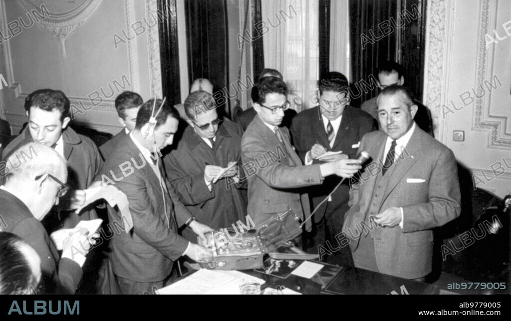 February 6, 1965. The new Mayor of Madrid, Mr. Carlos Arias Navarro, receives journalists in his office.
