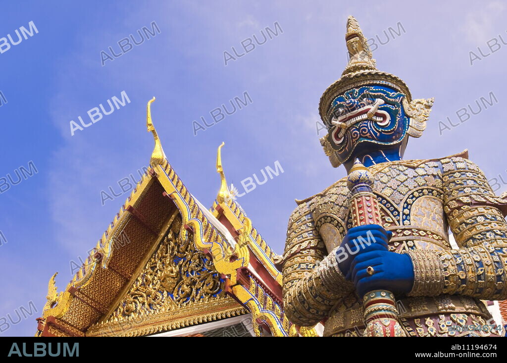 Temple of the Emerald Buddha (Wat Phra Kaew), Grand Palace, Bangkok, Thailand, Southeast Asia, Asia.