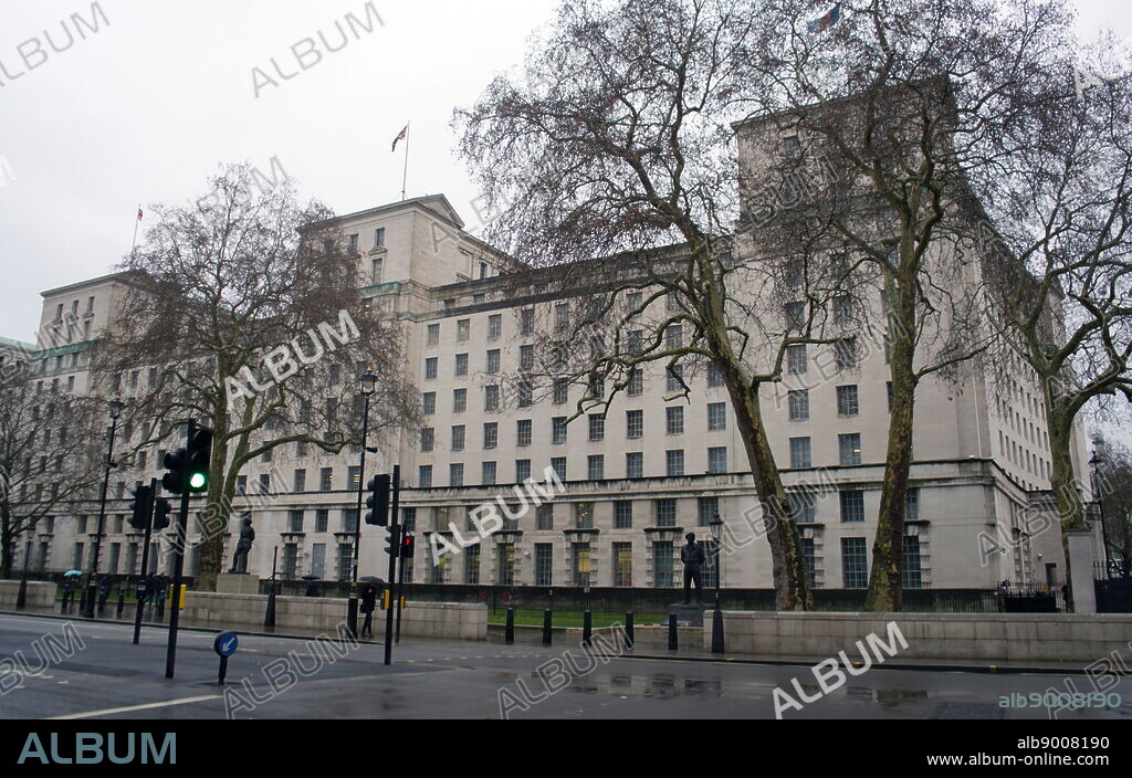 Ministry of Defence Main Building, located on Whitehall in London. The building was designed by E. Vincent Harris in 1915 and constructed between 1939 and 1959 on the site of the Palace of Whitehall. It was initially occupied by the Air Ministry and the Board of Trade before in 1964 becoming the current home of the Ministry of Defence.