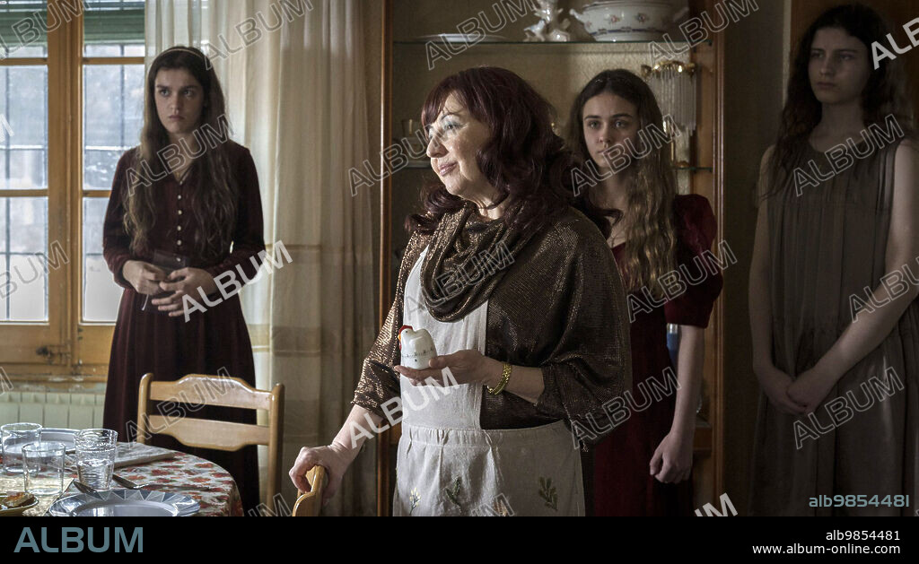 CARMEN MACHI en LA MESIAS, 2023, dirigida por JAVIER AMBROSSI y JAVIER CALVO. Copyright Movistar Plus+.