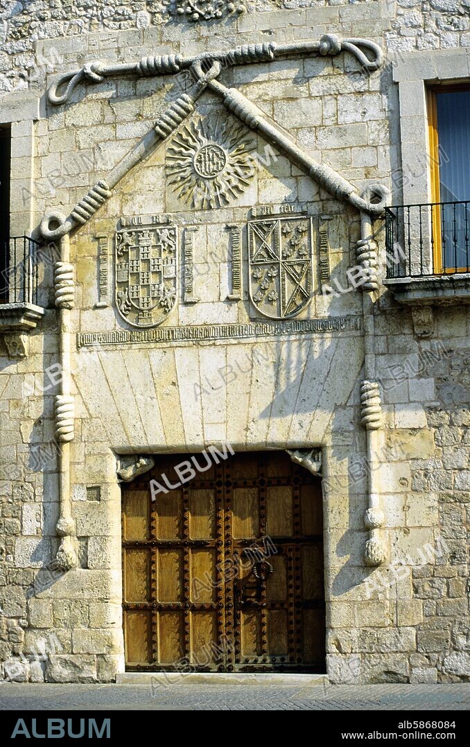 Casa del Cordón; portal de fachada principal (renacentista) (Camino de Santiago).