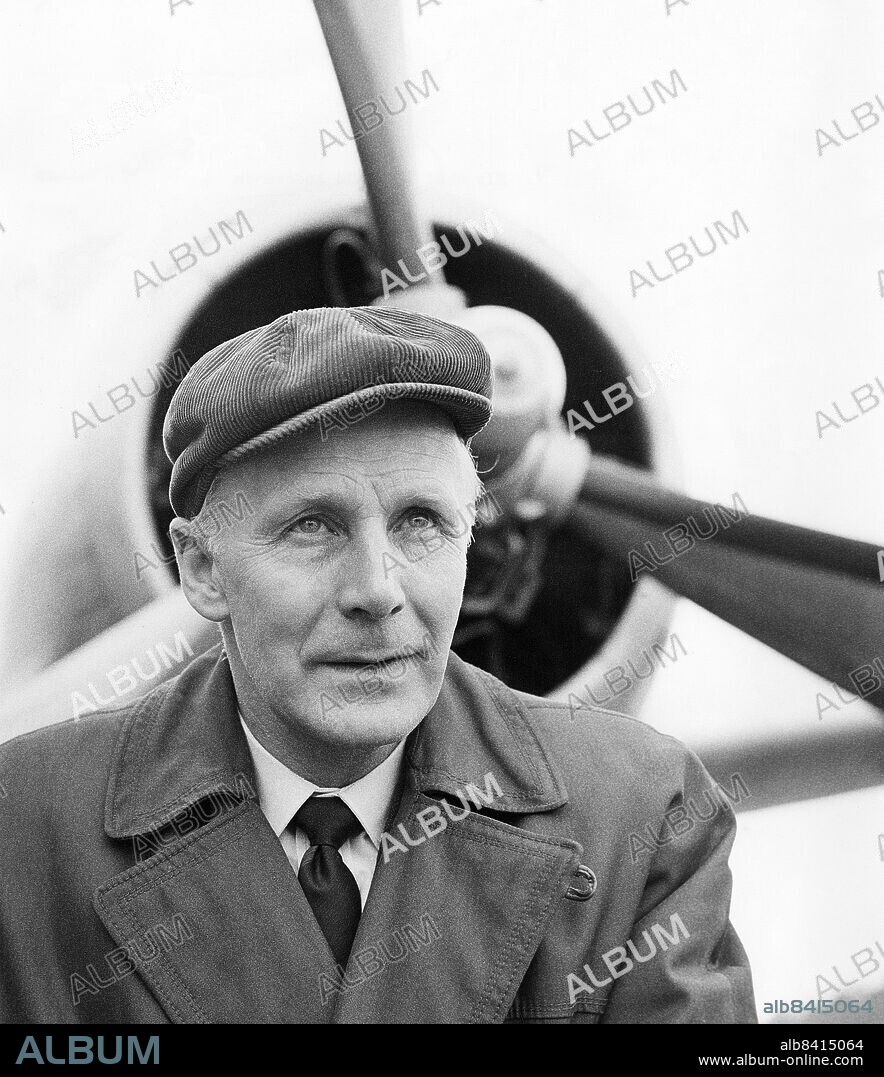 STOCKHOLM 1962-04-18. Flygkapten Torvald Andersson som på 1950-talet startade flygbolaget Airtaco som blev fröet till Linjeflyg. Han var också under ett antal år Linjeflygs flygchef och har kallats svenska inrikesflygets fader.. Foto: Roland Jansson / DN / TT / Kod: 29. **SvD OUT**.