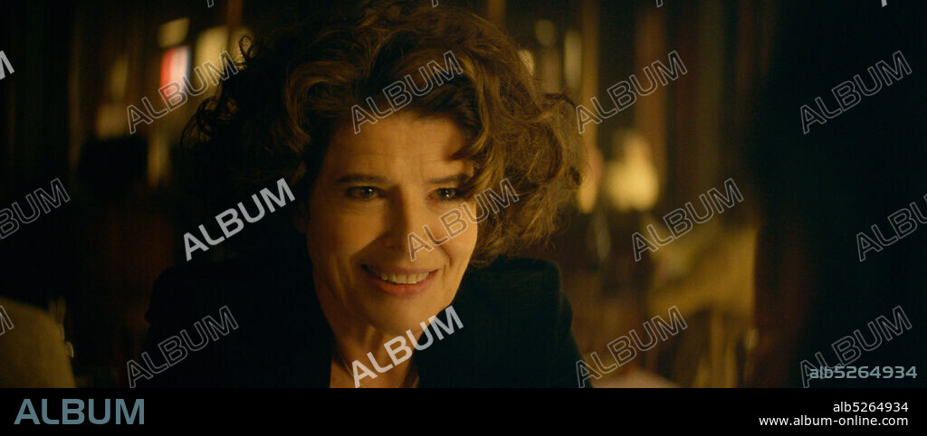 FANNY ARDANT dans LA BELLE EPOQUE, 2019, réalisé par NICOLAS BEDOS. Copyright LES FILMS DU KIOSQUE.