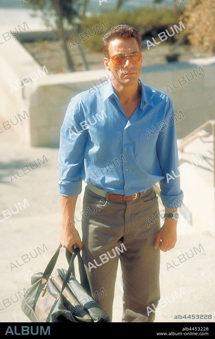 JEAN-CLAUDE VAN DAMME in THE ORDER, 2001, unter der Regie von SHELDON LETTICH. Copyright MILLENIUM FILMS.