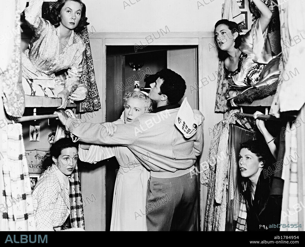BETTY HUTTON, CORNEL WILDE, DOROTHY LAMOUR and GLORIA GRAHAME in THE GREATEST SHOW ON EARTH, 1952, directed by CECIL B DEMILLE. Copyright PARAMOUNT PICTURES.
