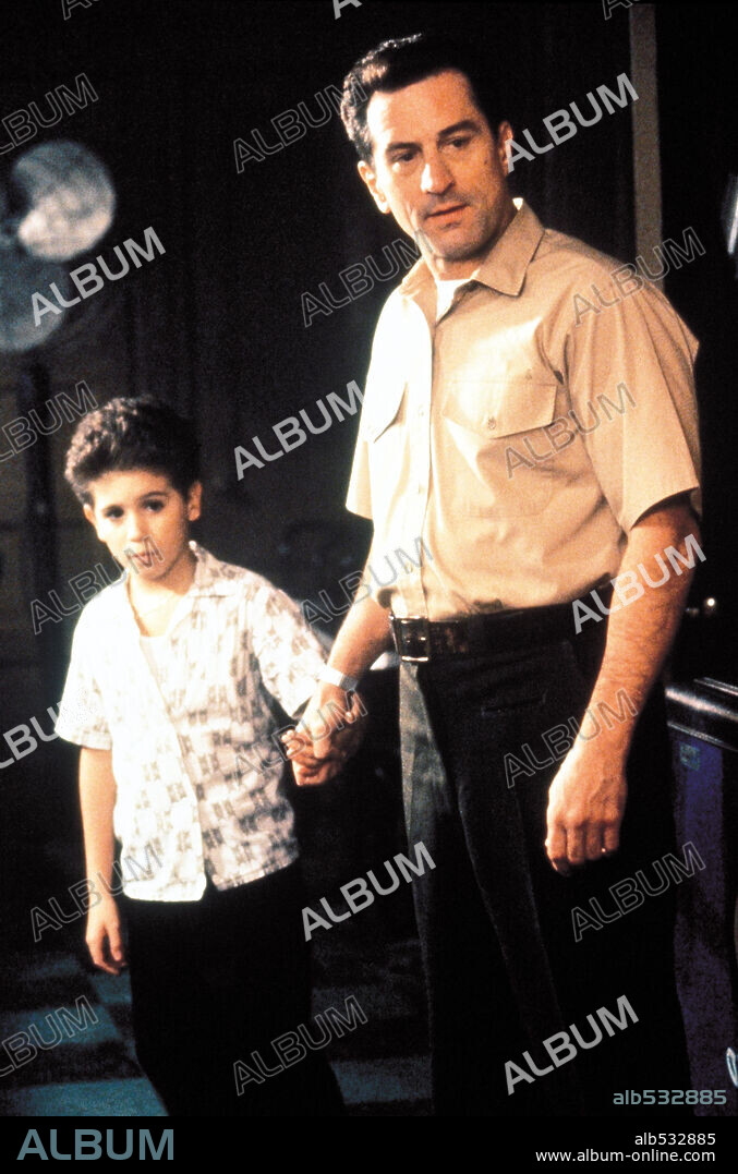 FRANCIS CAPRA en UNA HISTORIA DEL BRONX, 1993 (A BRONX TALE), dirigida por ROBERT DE NIRO. Copyright UNITED INTERNATIONAL PICTURES.