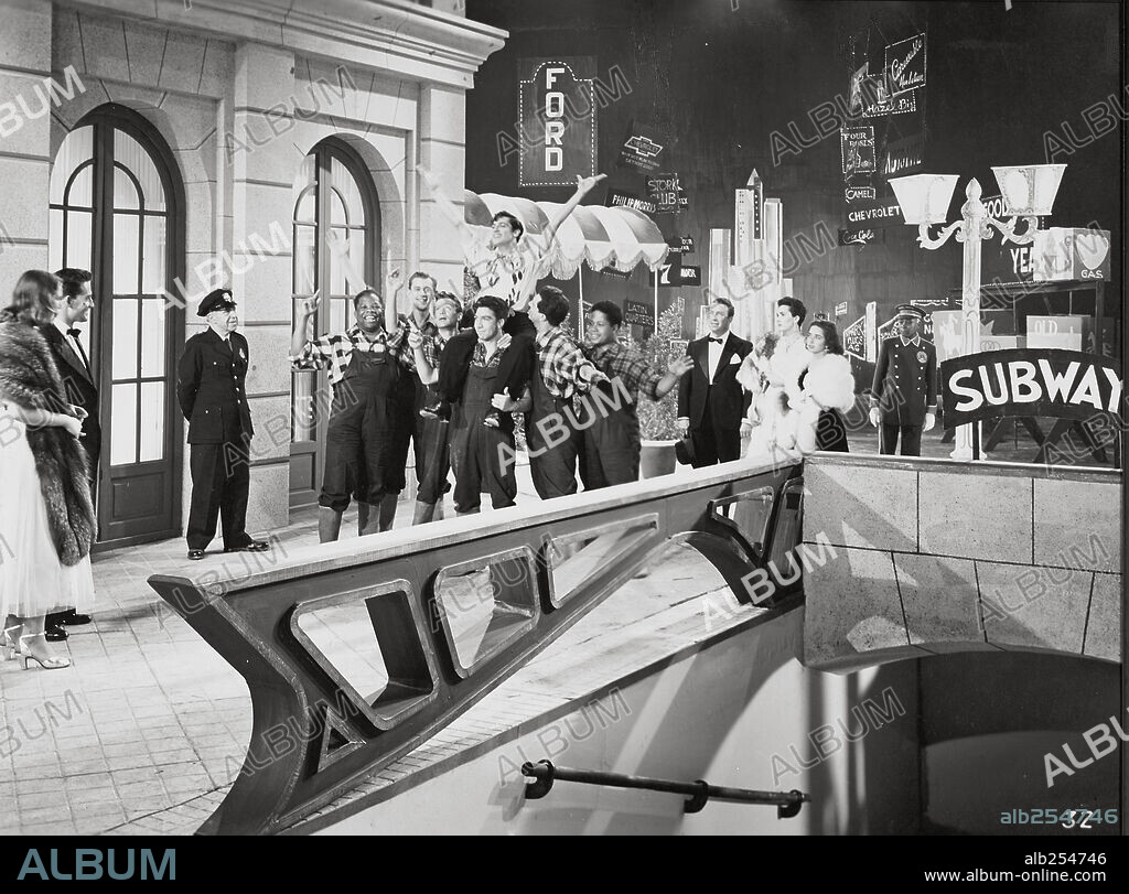 ALL IS POSSIBLE IN GRANADA, 1954 (TODO ES POSIBLE EN GRANADA), directed by JOSE LUIS SAENZ DE HEREDIA. Copyright CHAPALO FILMS.