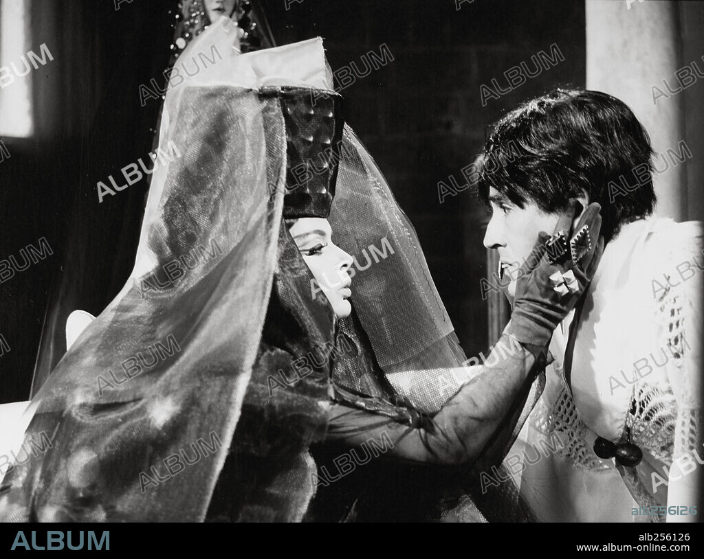BARBARA STEELE and VITTORIO GASSMAN in FOR LOVE AND GOLD, 1966 (L' ARMATA BRANCALEONE), directed by MARIO MONICELLI. Copyright FAIR FILM-INCEI FILM.