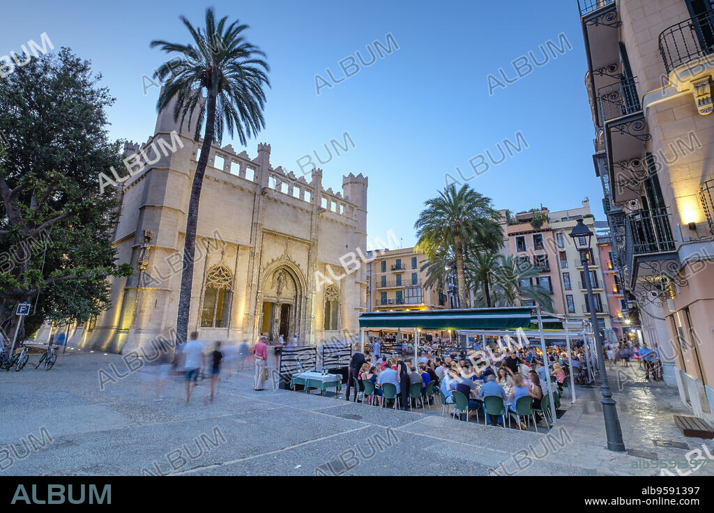 La Llotja, restaurant terraces in front of the Lonja, a 15th-century building, Palma, Mallorca, Balearic Islands, Spain.