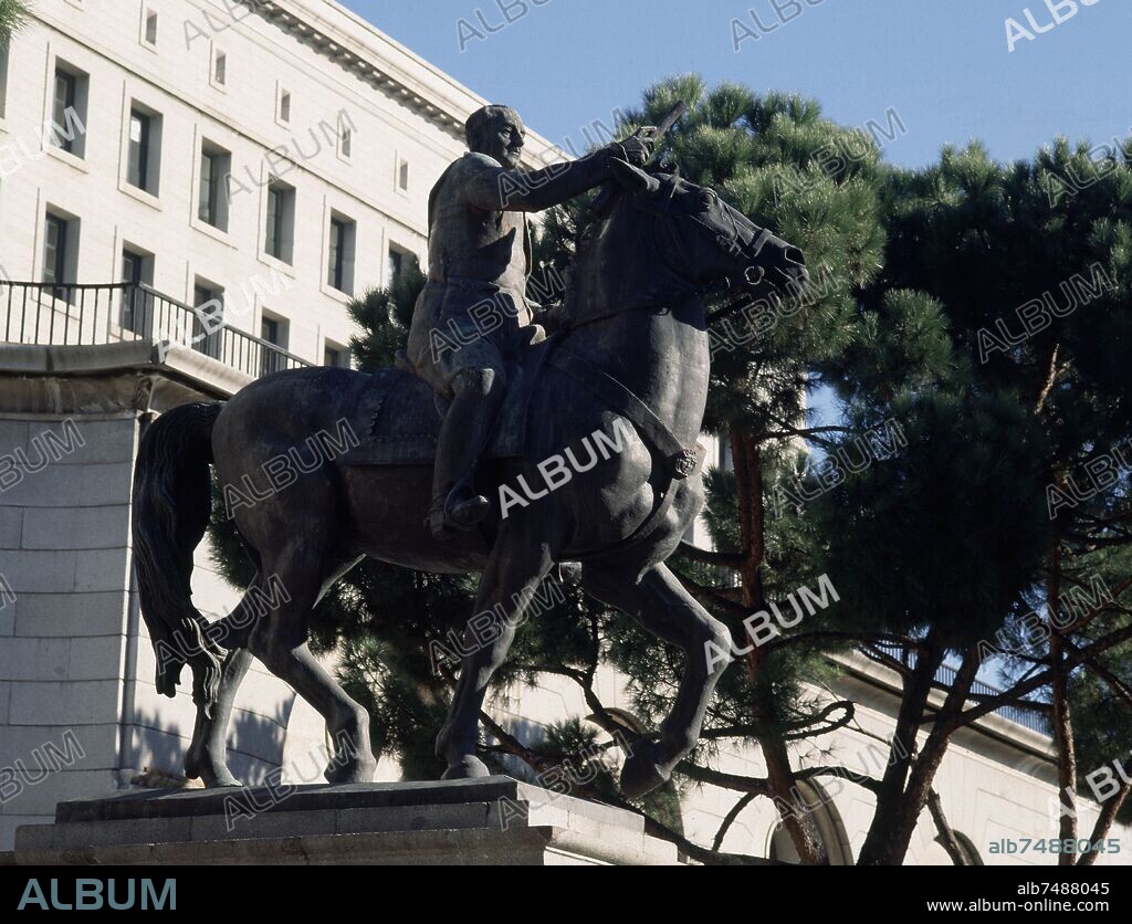 JOSE CAPUZ (1884-1964). ESTATUA ECUESTRE DEL GENERAL FRANCO SITUADA EN LA PLAZA DE SAN JUAN DE LA CRUZ - 1964.
