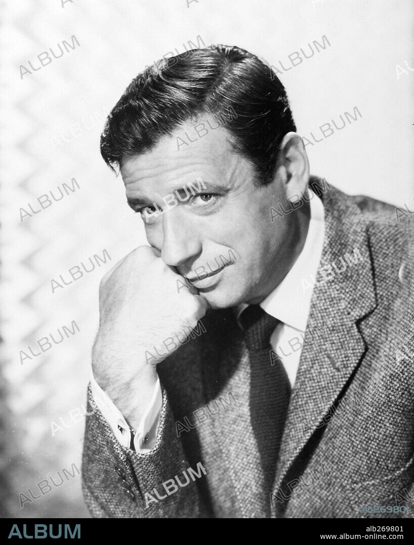 YVES MONTAND.