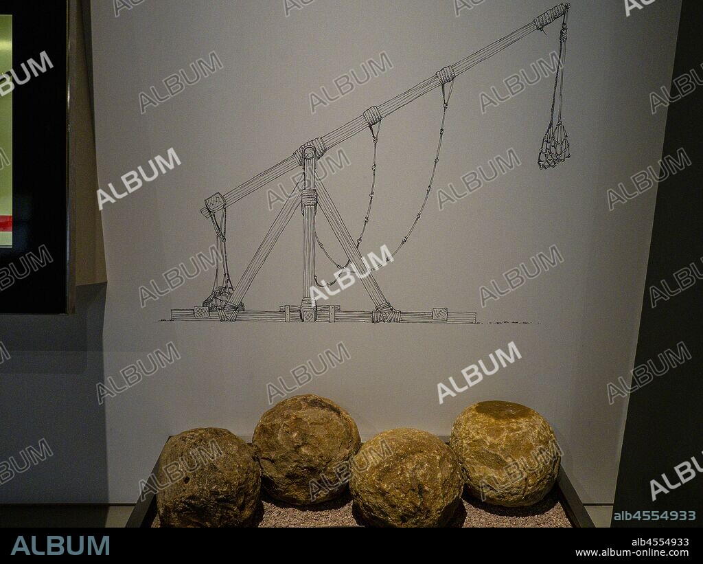 bolaños de piedra, siglo XIV, castillo de Unzueta, Orozko, Arkeologi Museoa, museo aqueologico, Bilbao, Bizkaia, Pais Vasco, Spain.