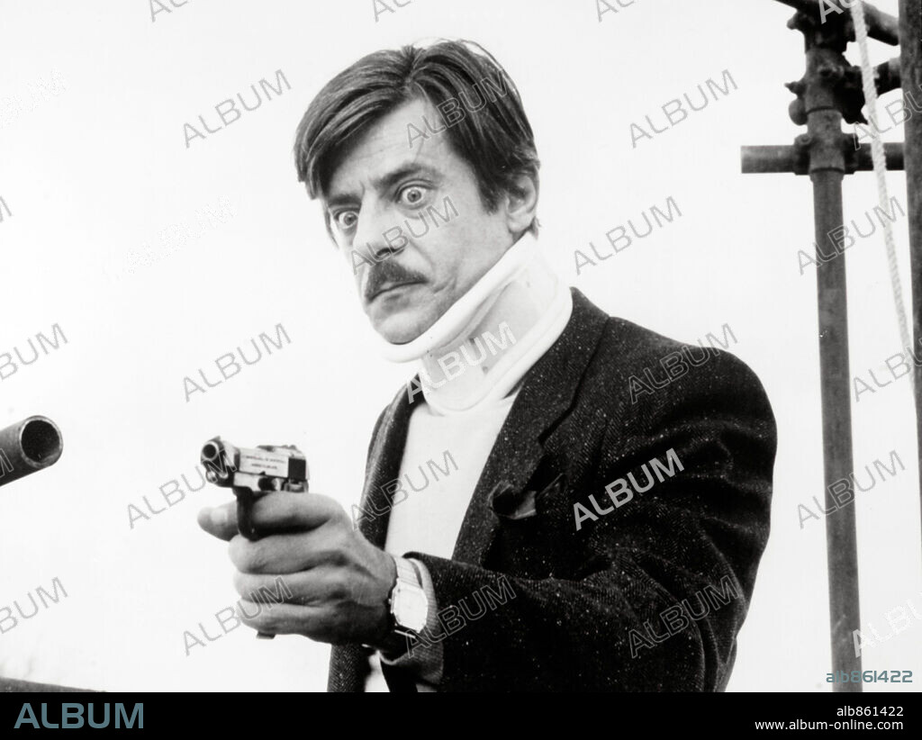 GIANCARLO GIANNINI en THE AMERICAN DREAMER, 1971, dirigida por LAWRENCE SCHILLER. Copyright CORDA PRODUCTIONS.