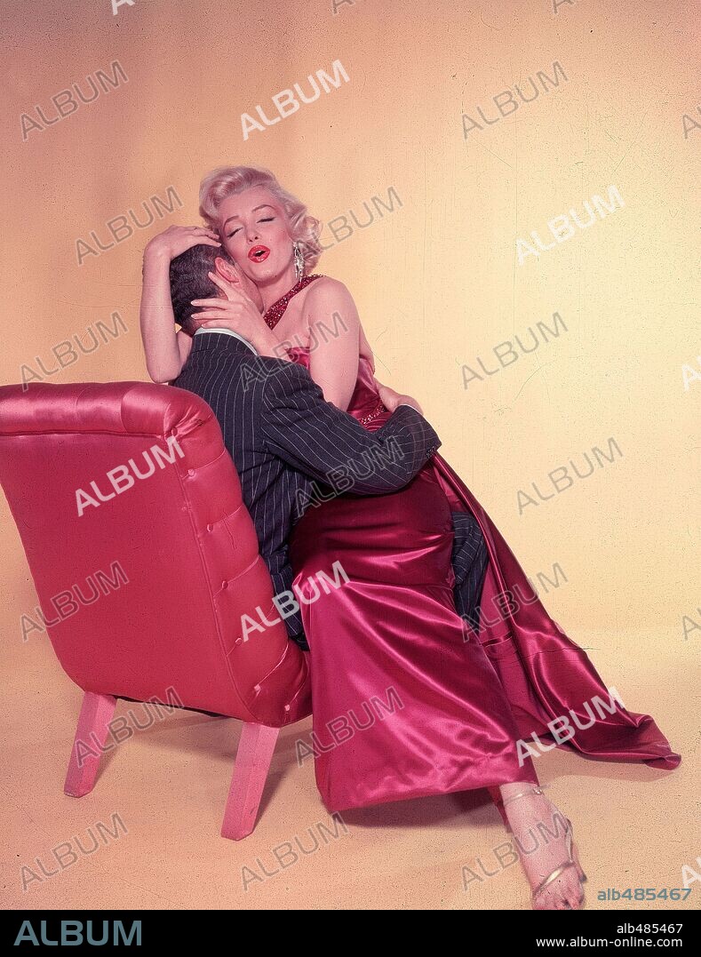 NORMA JEAN BAKER. MARILYN MONROE en CÓMO CASARSE CON UN MILLONARIO, 1953 (HOW TO MARRY A MILLIONAIRE), dirigida por JEAN NEGULESCO. Copyright 20TH CENTURY FOX.