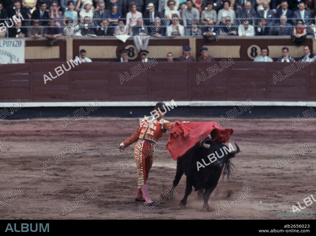 MANUEL BENITEZ   EL CORDOBES  MATADOR DE TOROS ESPAÑOL. PALMA DEL RIO 1937;.