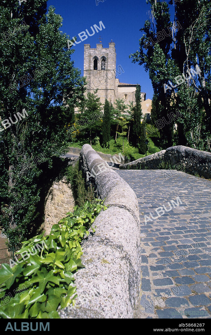 Aranda de Duero ; Torre / Iglesia de San Juan y puente medieval (Ribera del Duero).