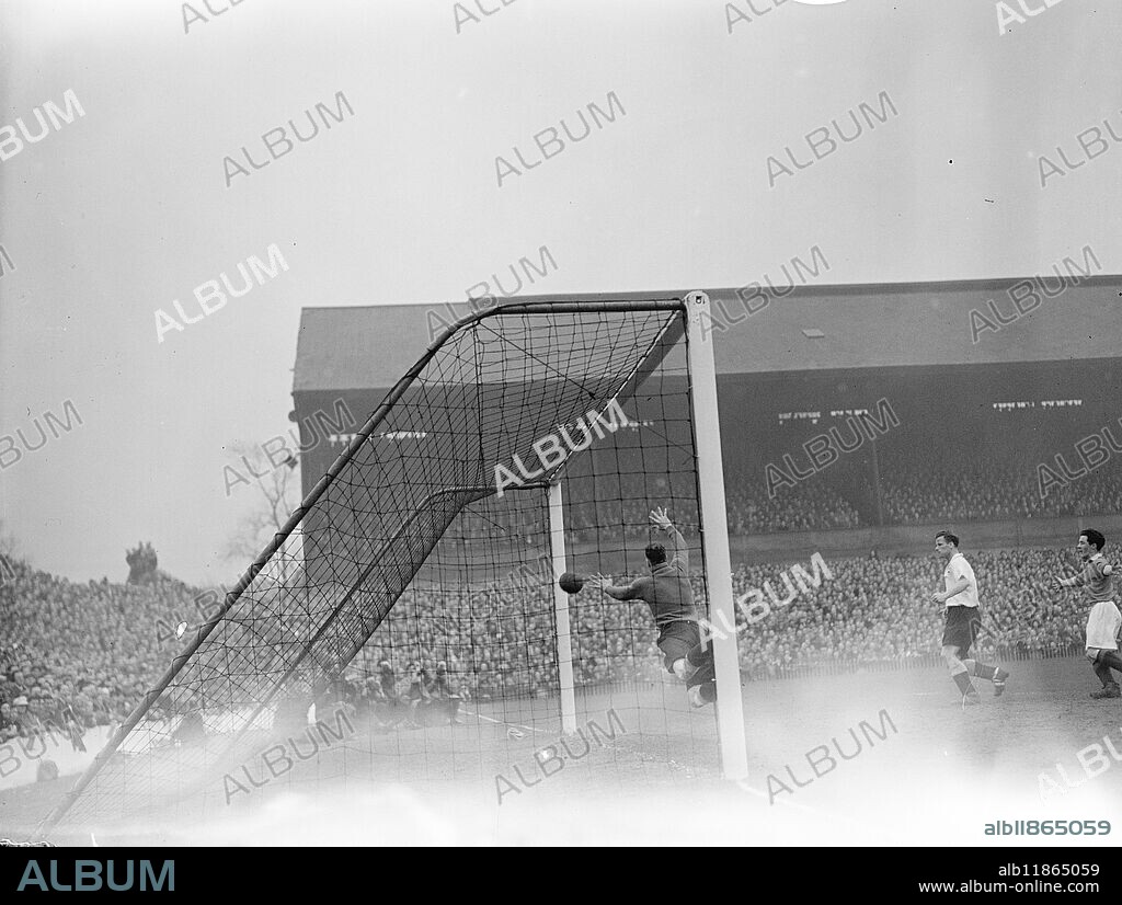 Manchester United Enter Final With 3-1 Win Over Derby. Stan Pearson, Manchester United's inside-left with a brilliant hat-trick was the hero of their 3-1 F.A: Cup semi-final win over Derby County, at Hillsborough, Sheffield, today, (Saturday). 13th March 1948.