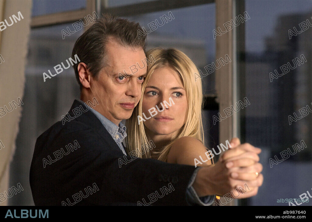 SIENNA MILLER y STEVE BUSCEMI en INTERVIEW, 2007, dirigida por STEVE BUSCEMI. Copyright SONY PICTURES CLASSICS / WHILDEN, JOJO.
