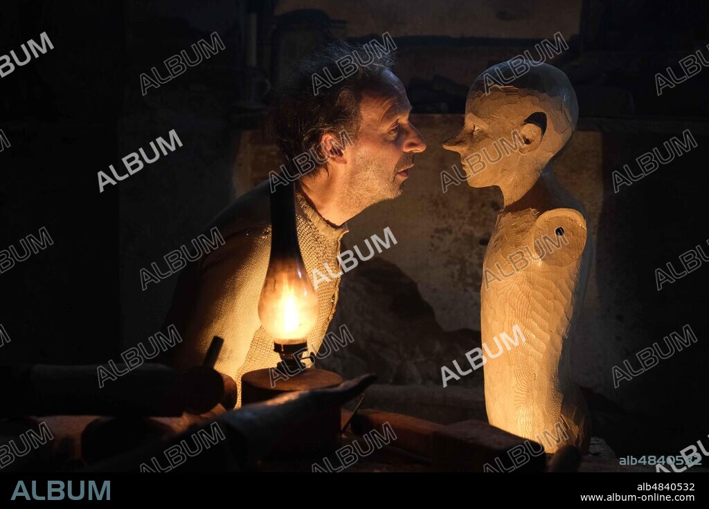 ROBERTO BENIGNI en PINOCHO, 2019 (PINOCCHIO), dirigida por MATTEO GARRONE. Copyright ARCHIMEDE/ RAI CINEMA/ LE PACTE/ RPC.