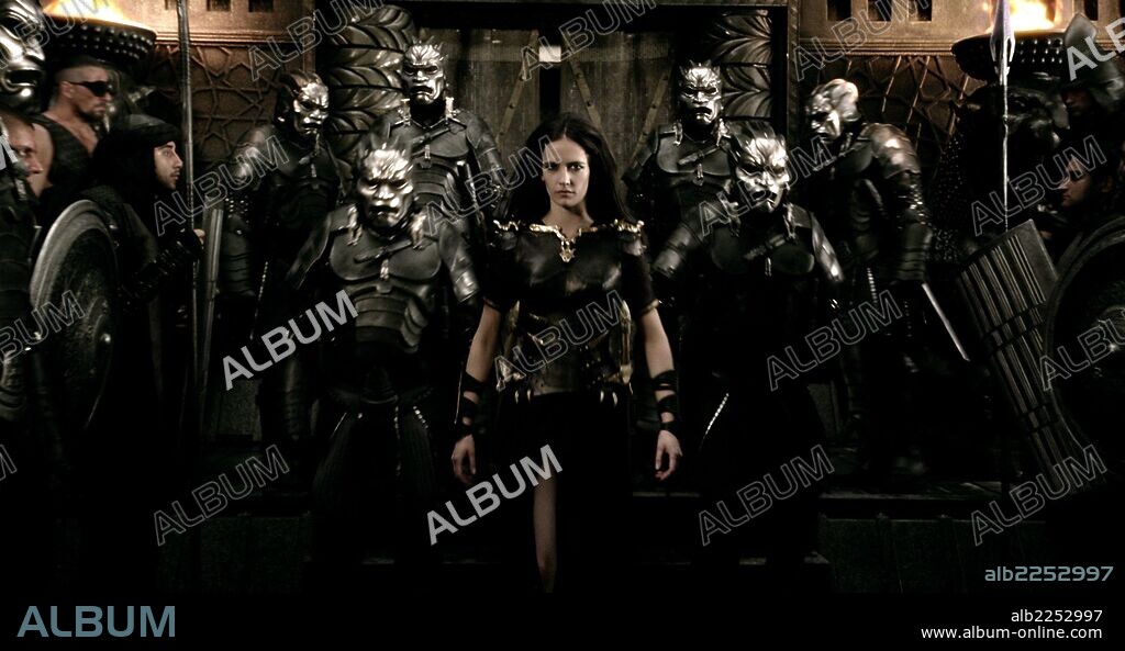 EVA GREEN in 300: RISE OF AN EMPIRE, 2014, directed by NOAM MURRO. Copyright WARNER BROS PICTURES.