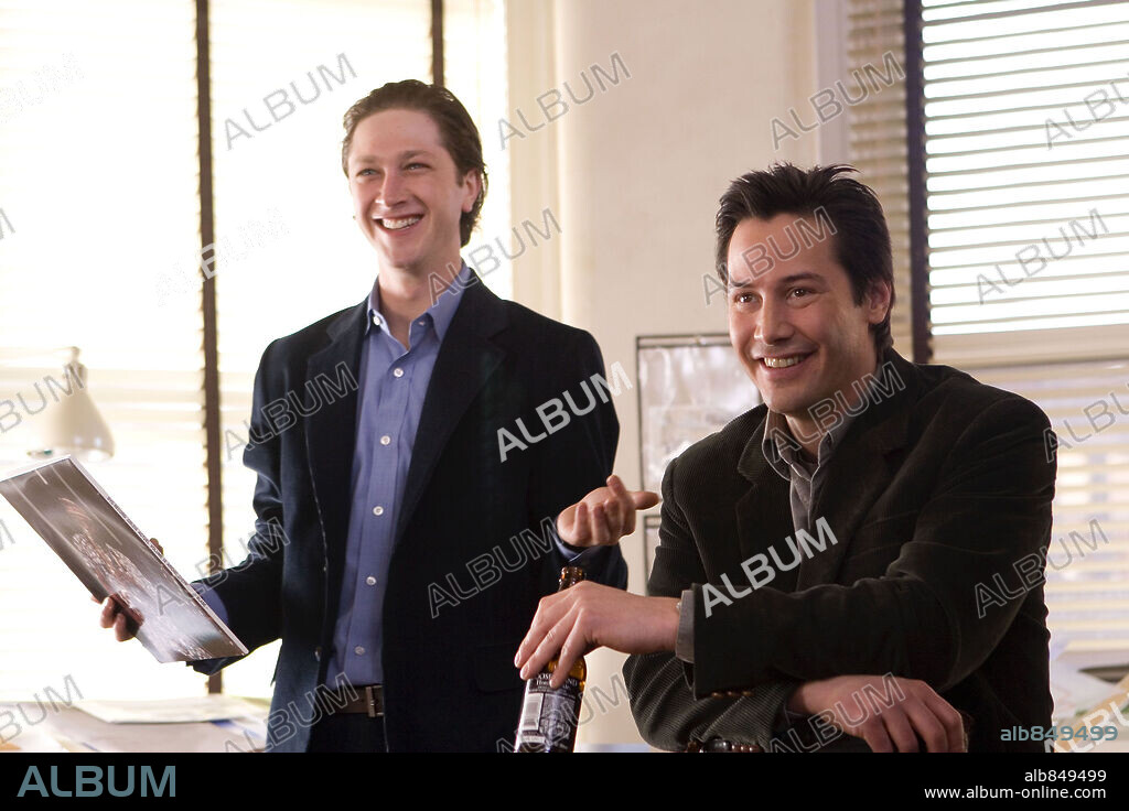 EBON MOSS-BACHRACH and KEANU REEVES in THE LAKE HOUSE, 2006, directed by ALEJANDRO AGRESTI. Copyright WARNER BROS. PICTURES / SOREL, PETER.