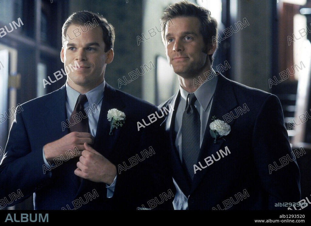 MICHAEL C. HALL und PETER KRAUSE in SIX FEET UNDER, 2001. Copyright HBO. 4º temporada.