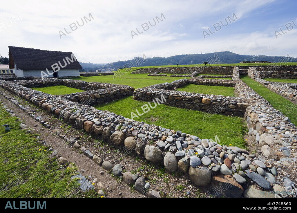 Inca ruins, Historic Centre of Santa Ana de los Rios de Cuenca, UNESCO World Heritage Site, Cuenca, Ecuador, South America.