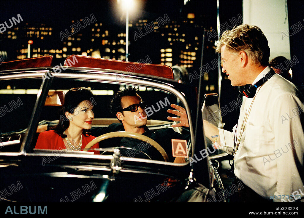 DAVID LYNCH, JUSTIN THEROUX and LAURA HARRING in MULHOLLAND DRIVE, 2001 (MULHOLLAND DR.), directed by DAVID LYNCH. Copyright THE PICTURE FACTORY ASYMMETRICAL PRODUCTIONS/IMAGINE TELEVIS.