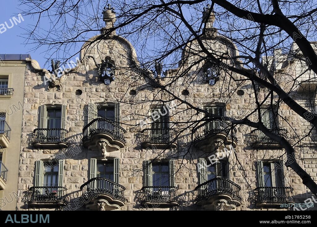 Casa Calvet (1898-1900), arquitecte Antoni Gaudí, c/ Casp 48, Barcelona, Catalunya, España.