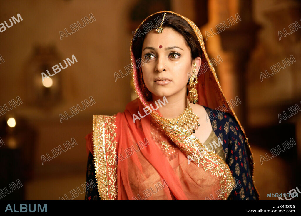 PAHELI, 2005, directed by AMOL PALEKAR. Copyright RED CHILLIES ENTERTAINMENT.