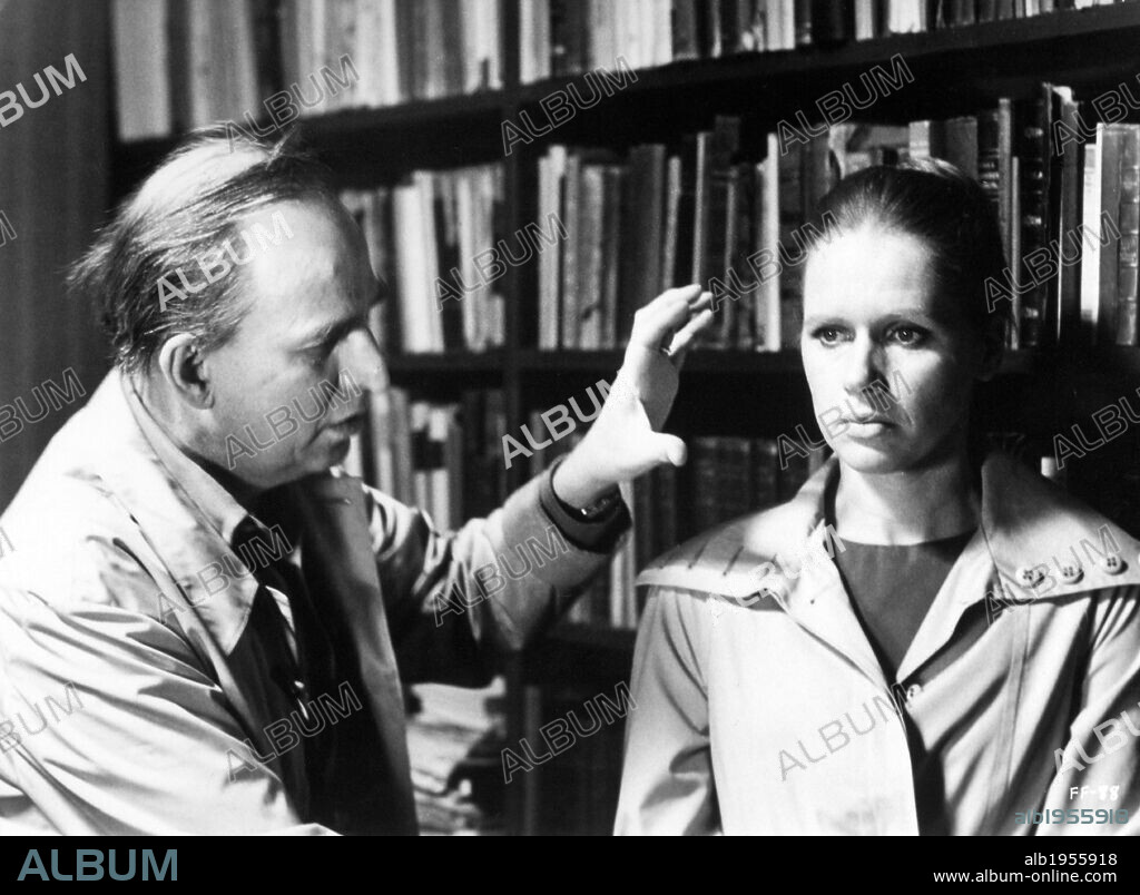 INGMAR BERGMAN and LIV ULLMANN in FACE TO FACE, 1976 (ANSIKTE MOT ANSIKTE), directed by INGMAR BERGMAN. Copyright DINO DE LAURENTIIS.