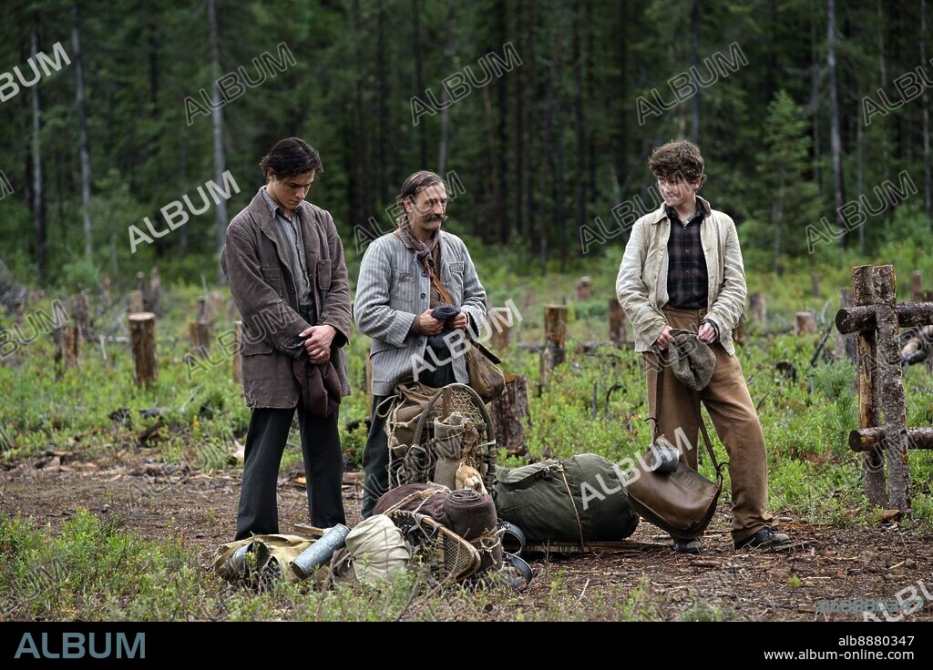 HENRI RICHER-PICARD, MARTIN DUBREUIL et XAVIER RIVARD-DESY dans MARIA CHAPDELAINE, 2021, réalisé par SEBASTIEN PILOTE. Copyright Item 7 / Multipix Management.